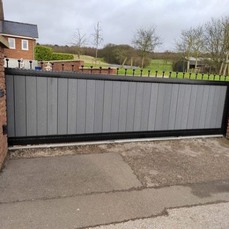 Composite Gate Short Vertical Boards